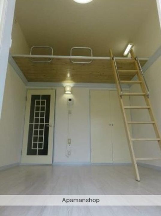 スターホームズ上大岡の居間