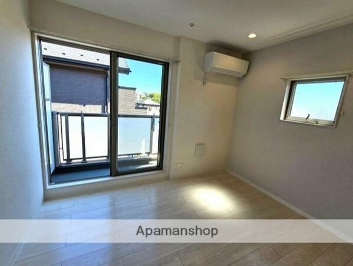 ファインホーム妙蓮寺の居間