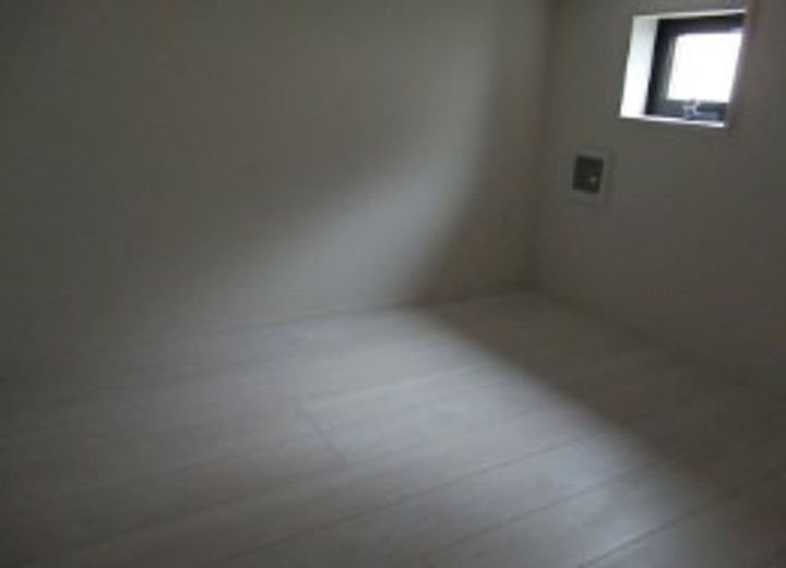 東京都大田区東嶺町の賃貸アパートの居間