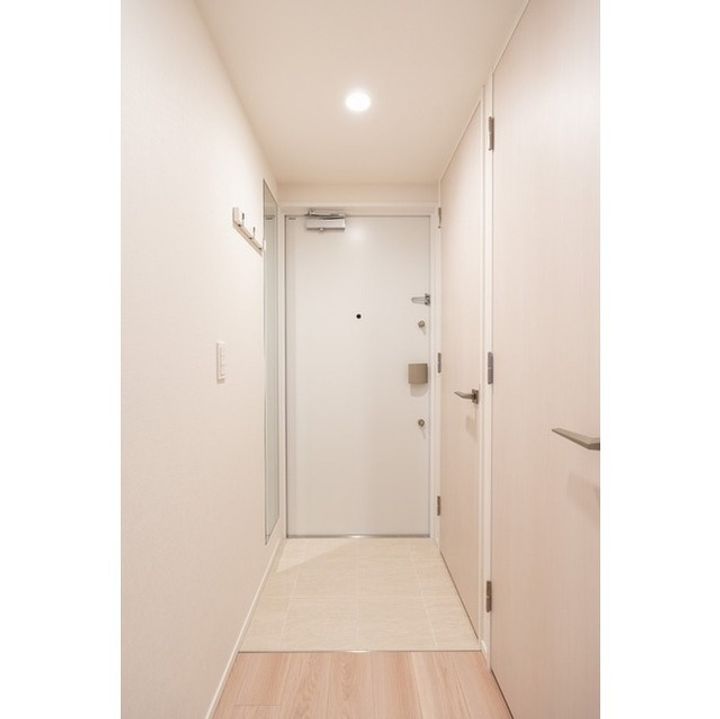 コンフォリア・リヴ大森西の玄関