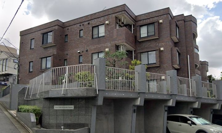 神奈川県横浜市神奈川区白幡東町の賃貸マンションの外観