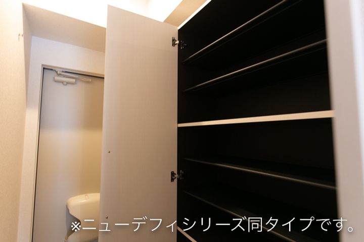 マーレ Eの玄関