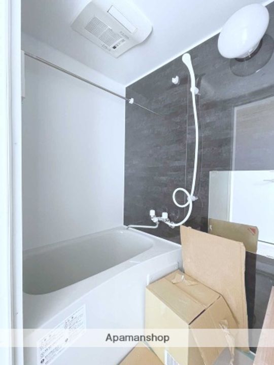 神奈川県横浜市金沢区野島町の賃貸アパートの風呂