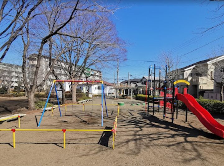 オーレヴィアの周辺