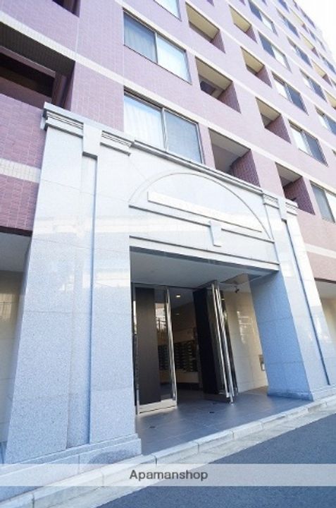 神奈川県横浜市西区楠町の賃貸マンションの外観