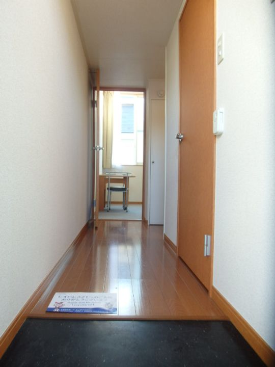 レオパレス都司 ハウスの玄関