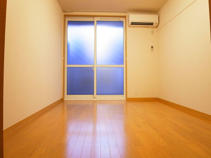 レオパレスグラン プリエの居間