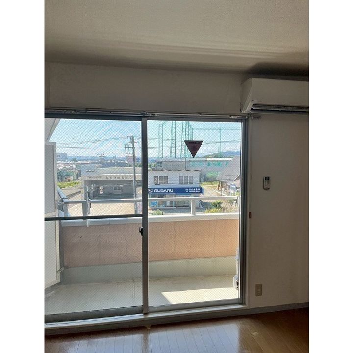 フラットYM2の居間