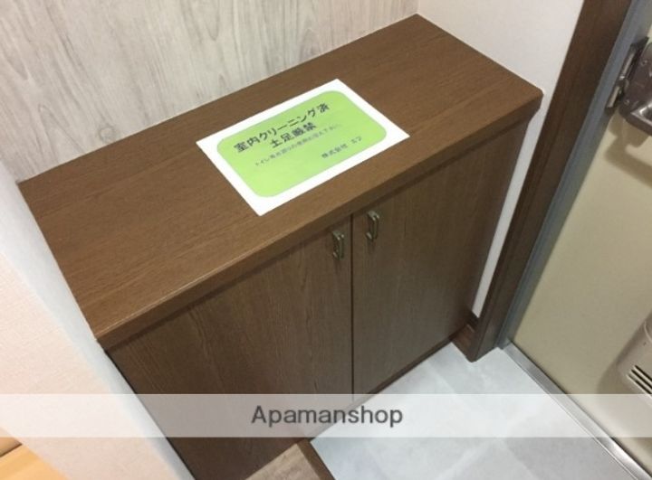 神奈川県横浜市都筑区仲町台1丁目の賃貸マンションの玄関