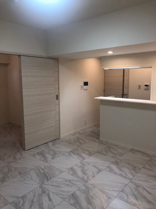 東京都大田区大森北5丁目の賃貸マンションの居間