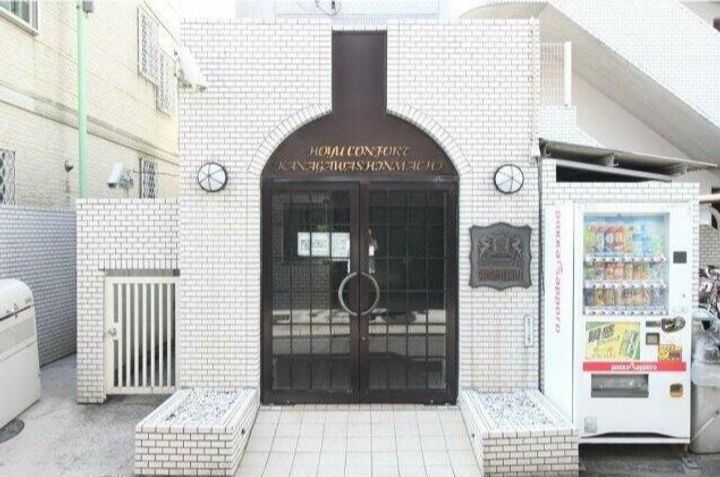 神奈川県横浜市神奈川区新町の賃貸マンションの外観