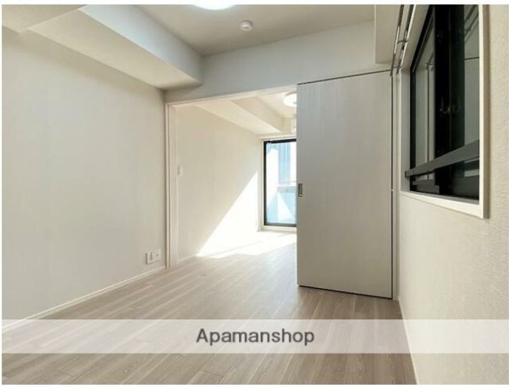 神奈川県横浜市南区万世町2丁目の賃貸マンションの内装