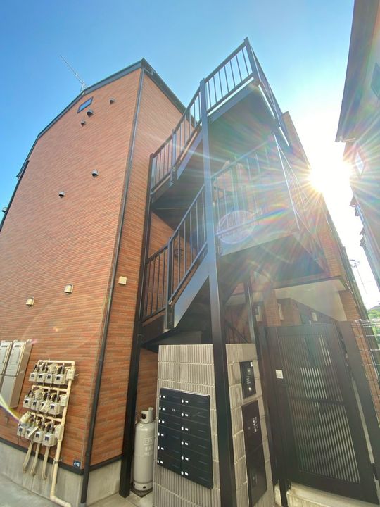 神奈川県横浜市緑区長津田6丁目の賃貸アパートの外観