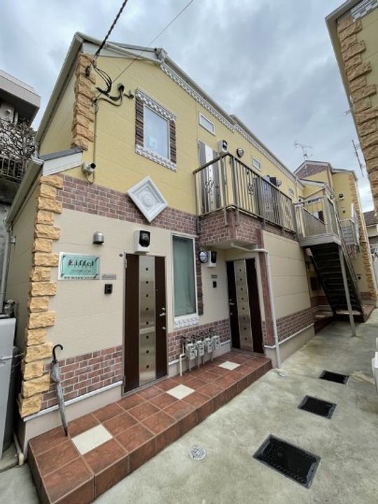 神奈川県横浜市神奈川区白楽の賃貸アパートの外観