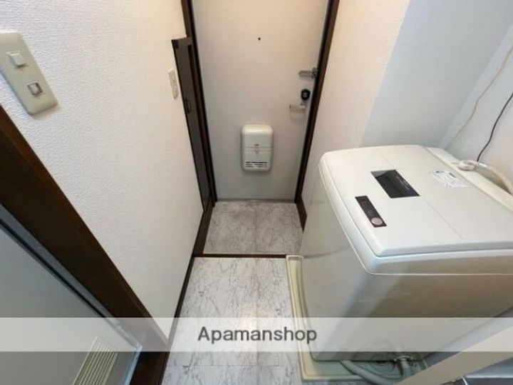 神奈川県横浜市戸塚区上倉田町の賃貸マンションの玄関