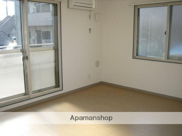 リヴェールメゾン御園の居間