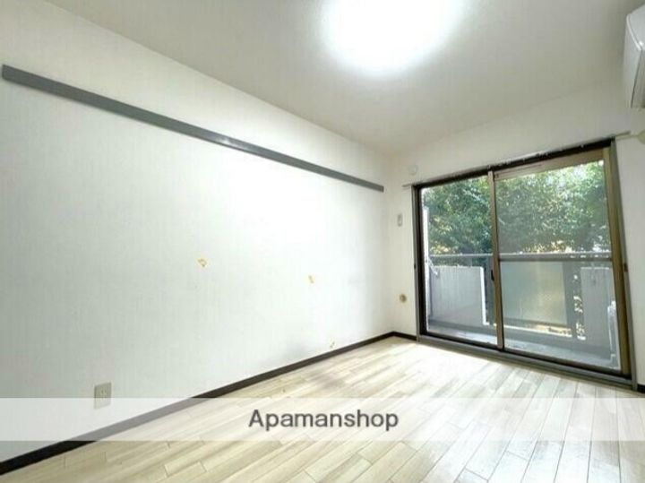 東京都大田区多摩川2丁目の賃貸マンションの居間