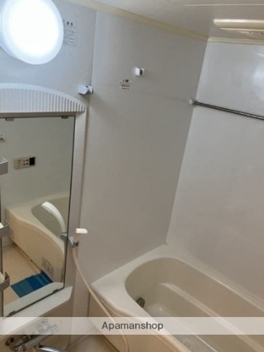 神奈川県横浜市港北区新横浜2丁目の賃貸マンションの風呂