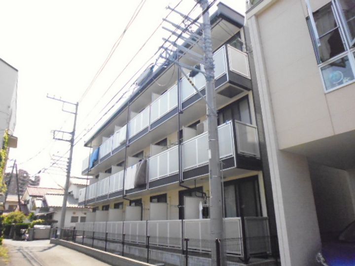 レオパレスメゾン鵠沼の外観