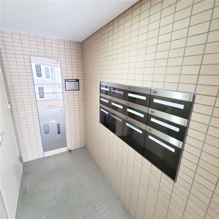 神奈川県横浜市神奈川区六角橋6丁目の賃貸マンションの周辺