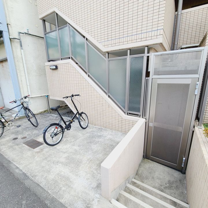 神奈川県横浜市神奈川区六角橋6丁目の賃貸マンションの周辺