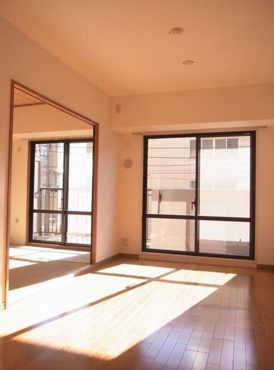 ガーデンシティ金沢文庫0620の居間