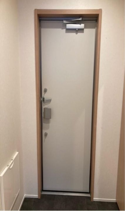 ヴァイセヴェレ鎌倉202号室の玄関