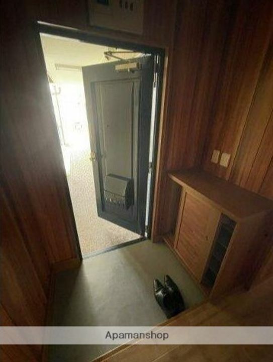 グランメール本郷台の玄関