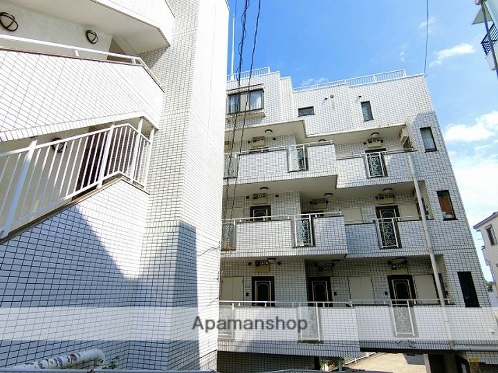 神奈川県横浜市西区霞ケ丘の賃貸マンションの外観