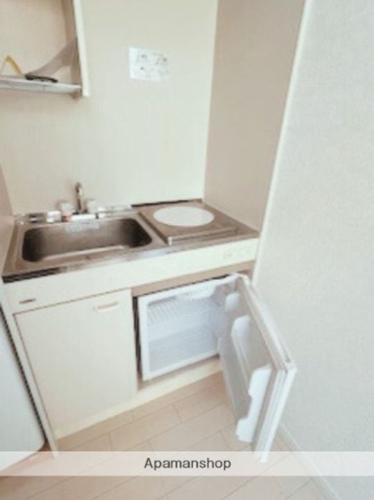 神奈川県横浜市磯子区岡村4丁目の賃貸アパートのキッチン