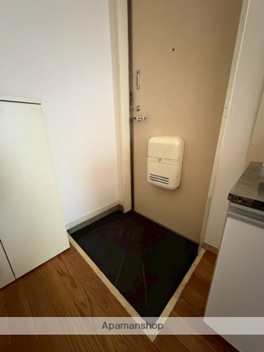 神奈川県厚木市飯山南2丁目の賃貸アパートの玄関