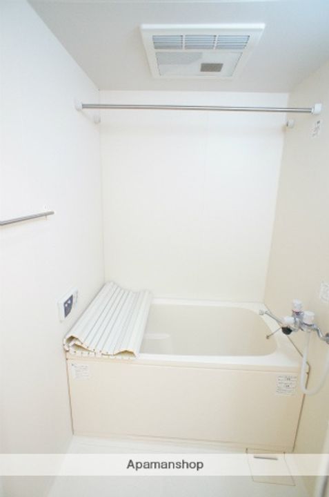 神奈川県横浜市港北区新横浜1丁目の賃貸マンションの内装