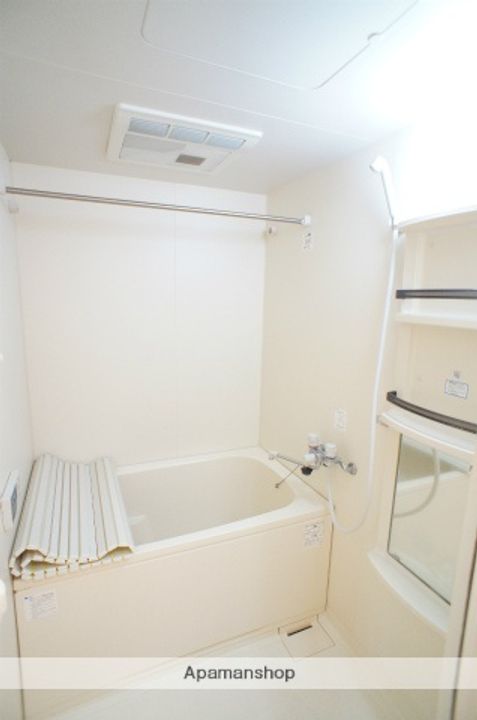 神奈川県横浜市港北区新横浜1丁目の賃貸マンションの風呂