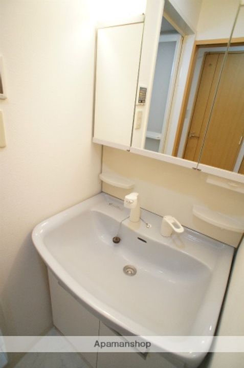 神奈川県横浜市港北区新横浜1丁目の賃貸マンションのその他画像