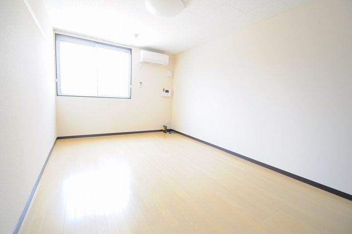 レオネクスト英の居間