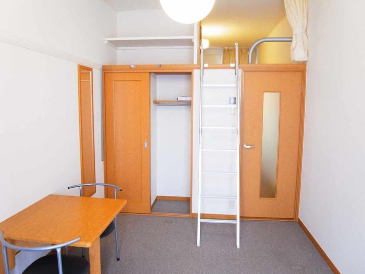 レオパレスコンブリオの居間