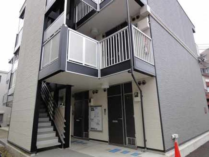 レオパレスメゾン鵠沼の外観