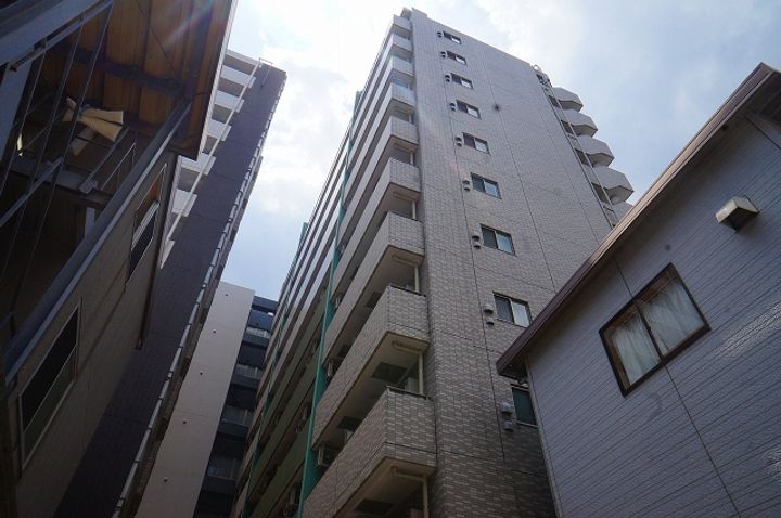 神奈川県横浜市港北区新横浜1丁目の賃貸マンションの外観