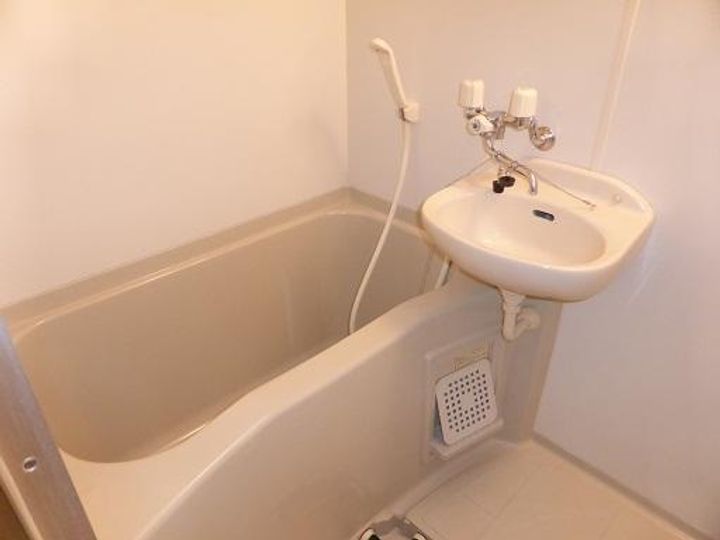 ヴェルドミール B202号室の風呂