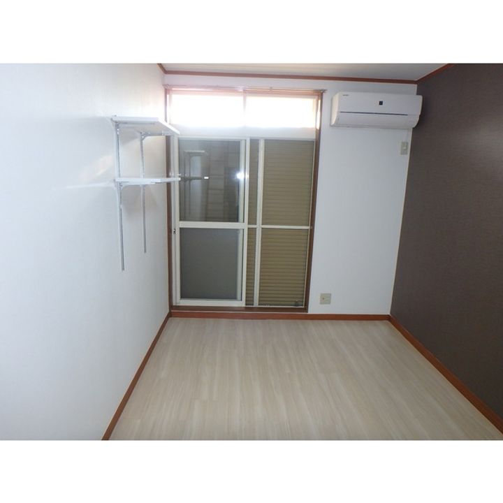 スペースぬるみずの居間