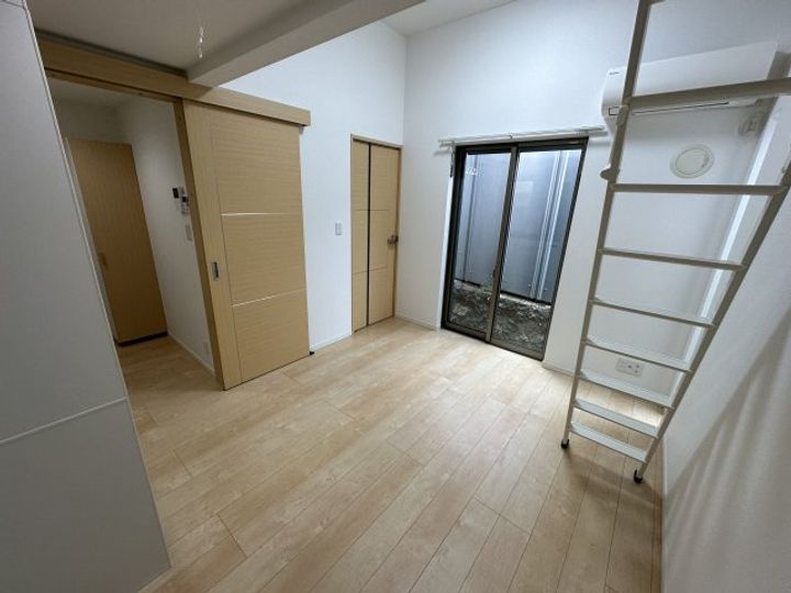 ベイルーム三ツ沢の居間