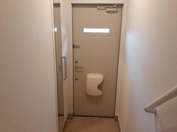 カサベルテ・ホオノキの玄関