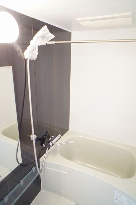 神奈川県横浜市港北区小机町の賃貸アパートの風呂