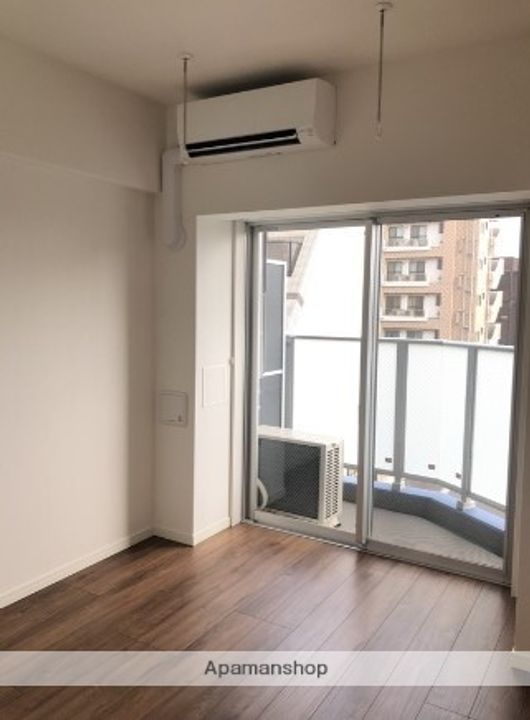 クラリッサ横浜阪東橋の居間