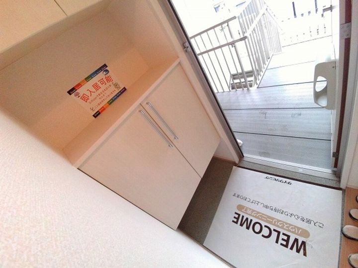 ポラリス A棟の玄関