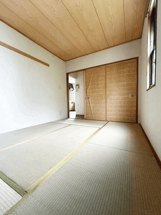 夕陽ケ丘フラッツの内装