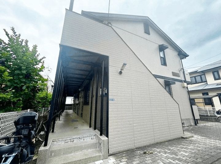 夕陽ケ丘フラッツの外観