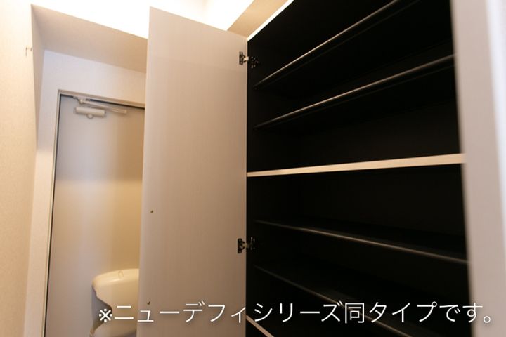 マーレ Eの玄関