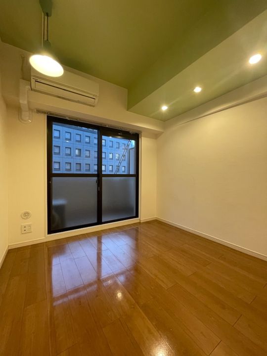 神奈川県横浜市西区平沼1丁目の賃貸マンションの居間