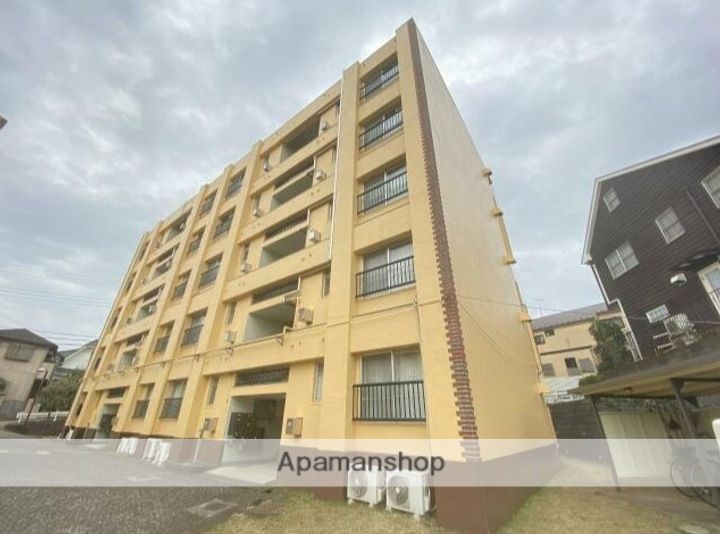 藤が丘団地6号棟の外観